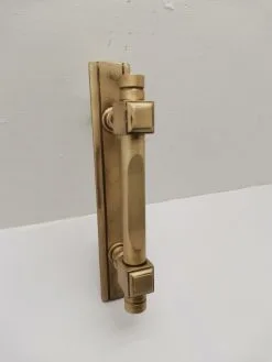 Χέρι μπρούτζινο εξώπορτας 1980