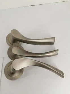 Χέρια μπρούτζινα εσωτερικά (3 τμχ), εποχής 2000