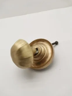 Χέρι μπρούτζινο εξώπορτας (στρογγυλή ροζετα) 1930