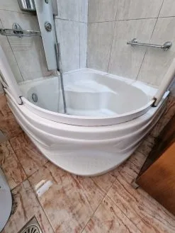 ντουζιερα ακριλικη