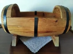 Ζαρντινιέρα ξύλινη σε σχήμα βαρελάκι