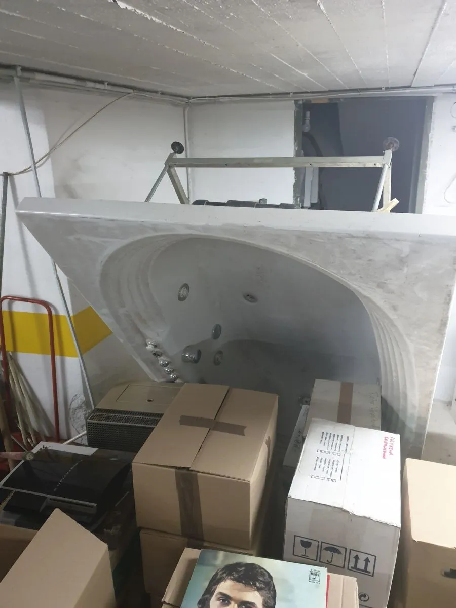 JACUZI 7 JACUZI - Image 5