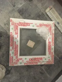 Παράθυρο μπάνιου ή κουζίνας 64χ64 καινουργιο