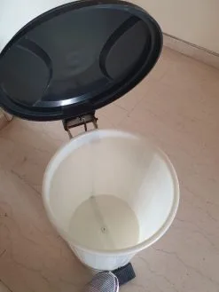 Σκουπιδοτενεκες