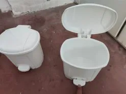 Δυο Πλαστικοί Κάδοι Απορριμμάτων με Πεντάλ 22x19x20cm -Είδη Οικιακής Χρήσης 7e77189e24802e5c147a15332ae7946d74d0c85a xl