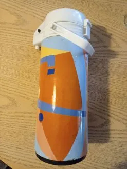 VINTAGE ΘΕΡΜΟΣ ΑΠΟ ΓΥΑΛΙ ΚΑΙ ΜΕ ΒΡΥΣΑΚΙ