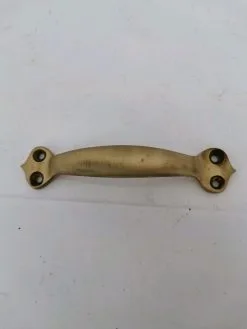 χέρια μπρούτζινα πόρτας