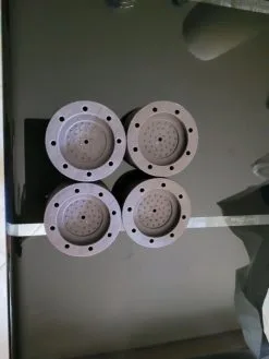 πωλούνται τέσσερα ποδαράκια για πλυντήριο