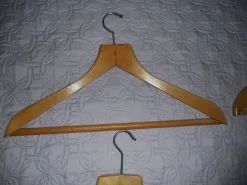 5 + 2 ξύλινες κρεμάστρες ρούχων - Αποστολή και με BoxNow -Είδη Οικιακής Χρήσης f18da5d5f74c12832670d668a1ca2e5f1e037240 xl