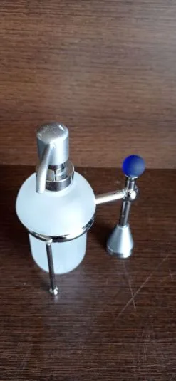 Επικαθήμενο Dispenser σαπουνιού